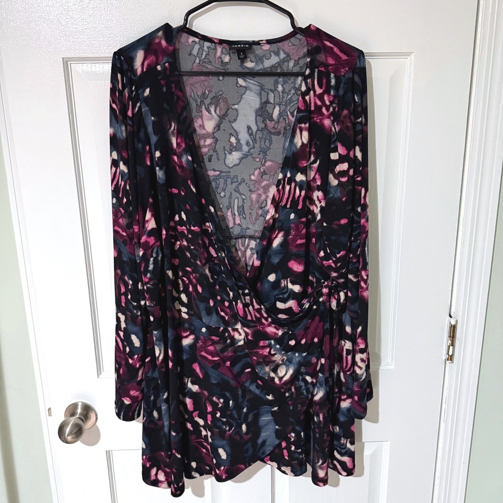 Torrid Plus Size 4 Faux Wrap Tunic Top Abstract Floral Purple Navy Long Sleeve